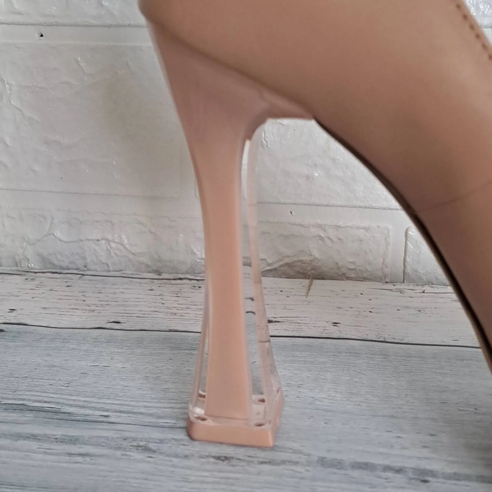 Vince Camuto Women's Slaytia Pointed Toe Platform Pump
